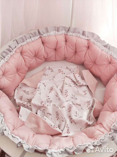 Бортики в кроватку с каретной стяжкой новые