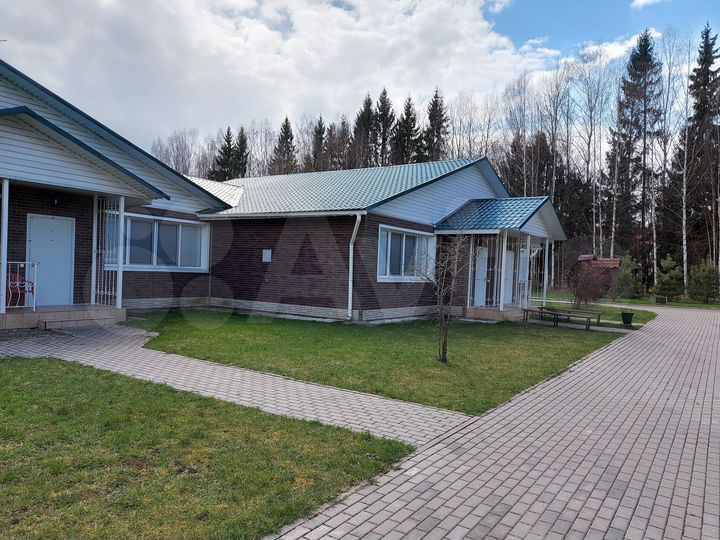 Гостиница, 2100 м²