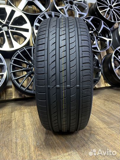 Roadstone N'Fera SU1 225/45 R19 96W