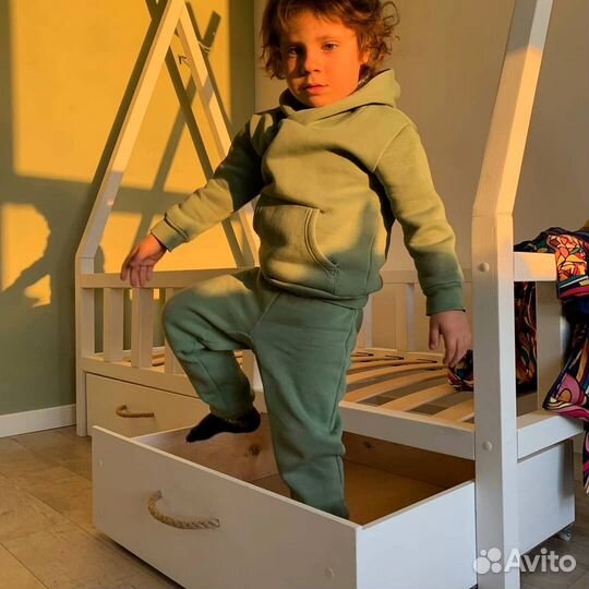 Детская кроватка от 2 лет