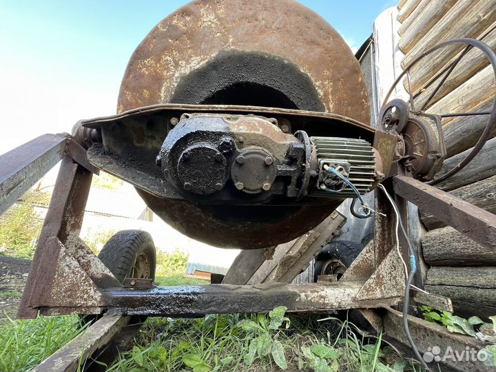 Заводская бетономешалка (промышленная)