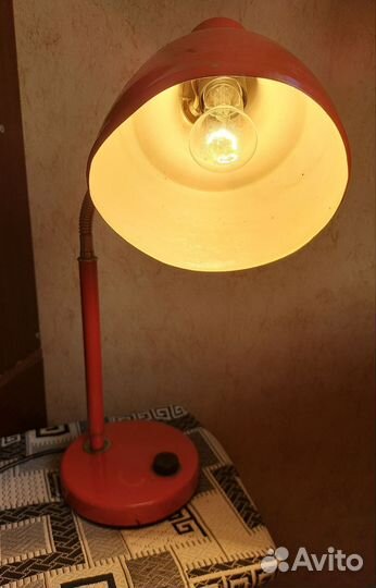 Лампа настольная