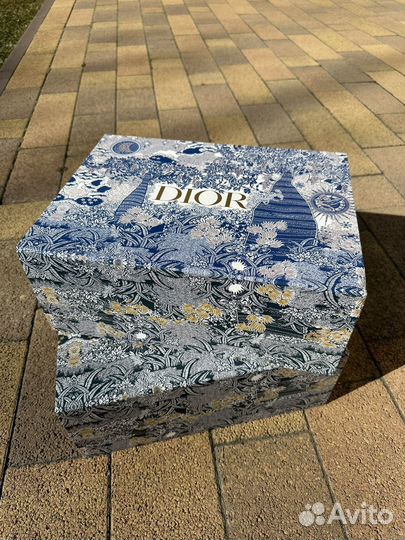 Коробка подарочная