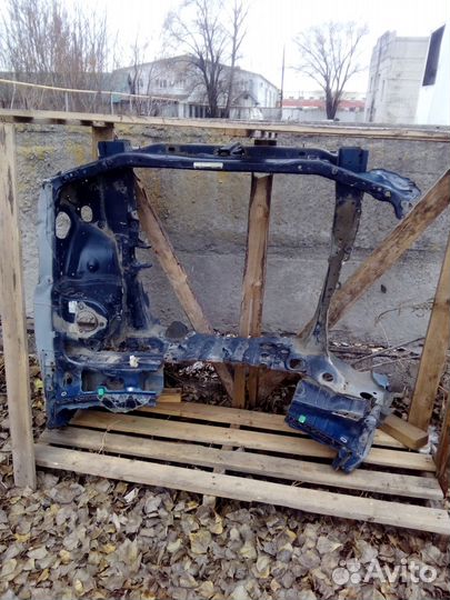 Передняя часть Ниссан примера 96-2000