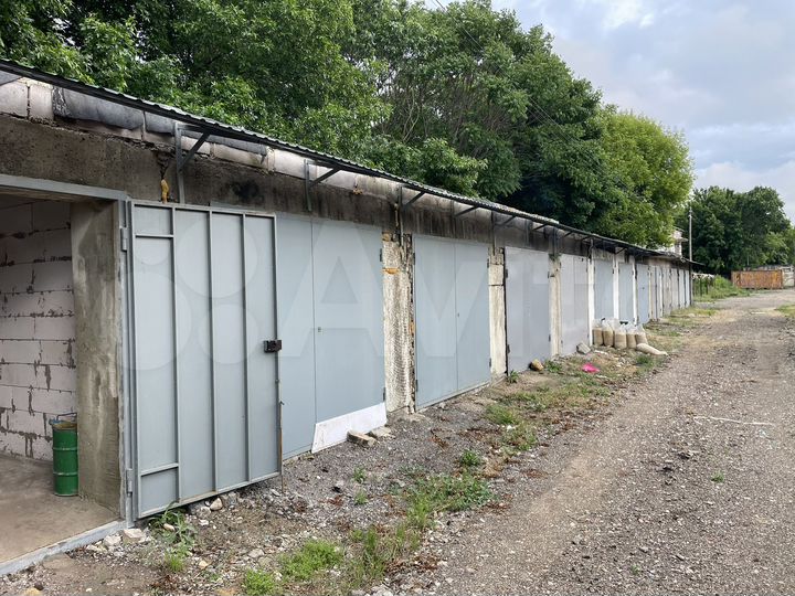 Гараж, > 30 м²
