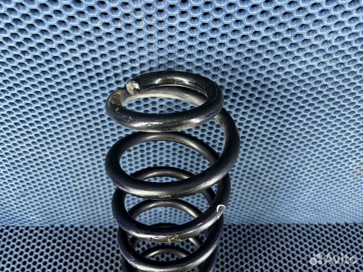 Пружина задняя левая правая Tiguan до 2016