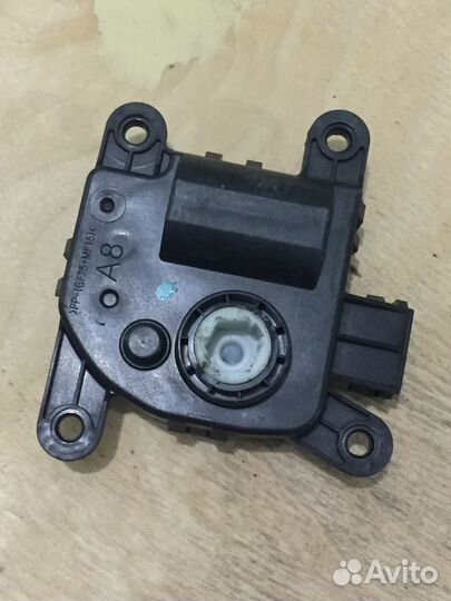 Привод моторчик заслонки отопителя Kia Rio 4