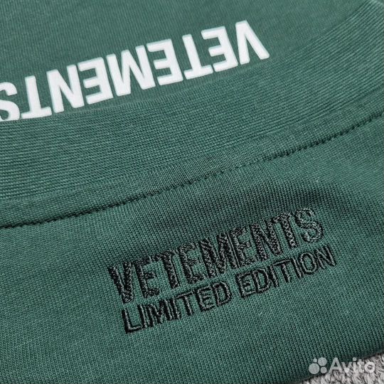 Зеленый лонгслив Vetements