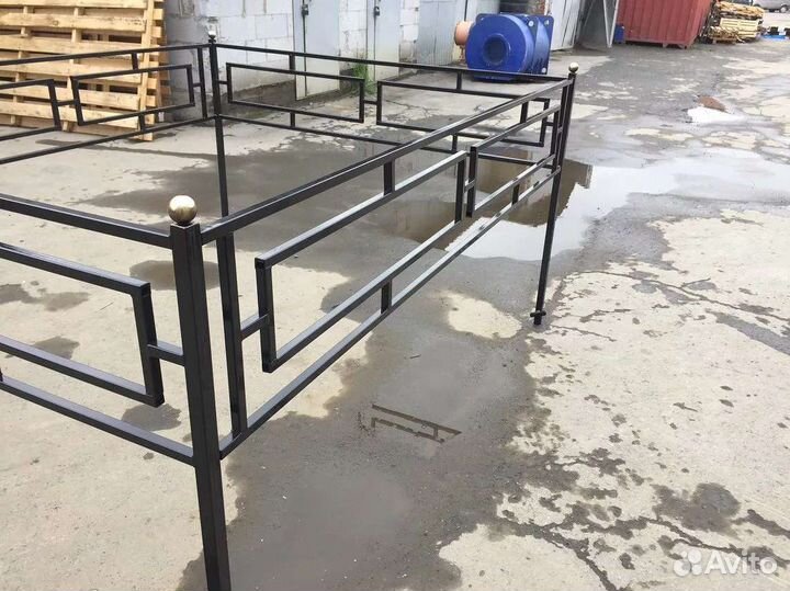 Оградки на кладбище