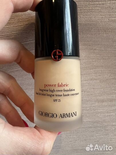 Giorgio Armani Power Fabric тональный крем
