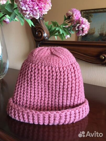 Вязаная женская шапка обьем 53-55 см