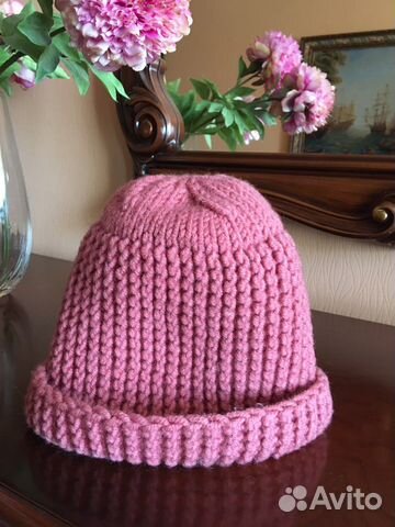 Вязаная женская шапка обьем 53-55 см