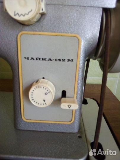 Продам швейную машинку
