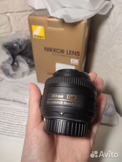 Объектив Nikon 35mm 1.8G DX