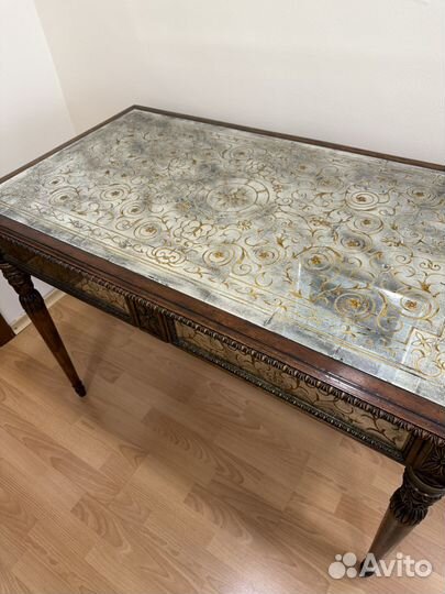 Письменный стол