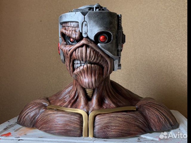 Бюст скелет Эдди из Iron Maiden