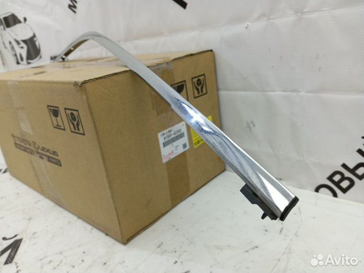 Молдинг двери передний левый Toyota Camry 50