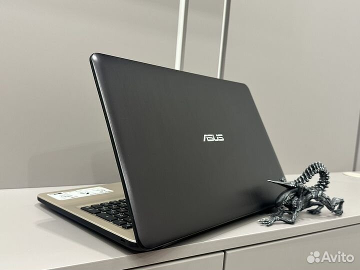 Asus 15.6/intel/ssd500gb/intel hd