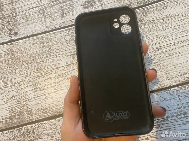 Чехол на iPhone 11