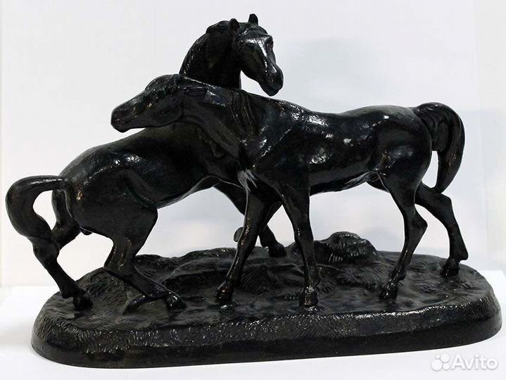 Скульптура. Кони на воле. Чугун. Касли 1977 год