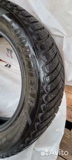 Goodyear UltraGrip 235/60 R18 107T