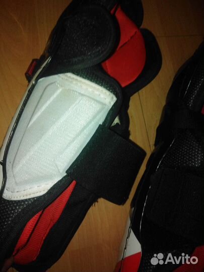 Хоккейные наколенники 