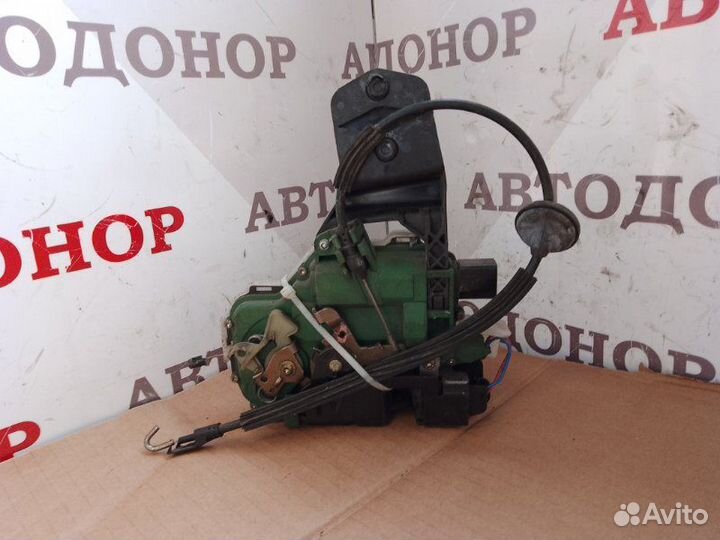 Замок двери задний левый Volkswagen Passat B5+