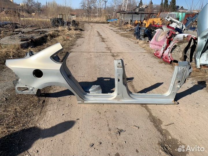 Боковина кузова правая Volkswagen Polo sedan (MK5)