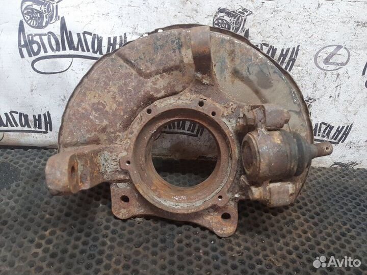 Кулак (цапфа) передний правый Ssang Yong Kyron