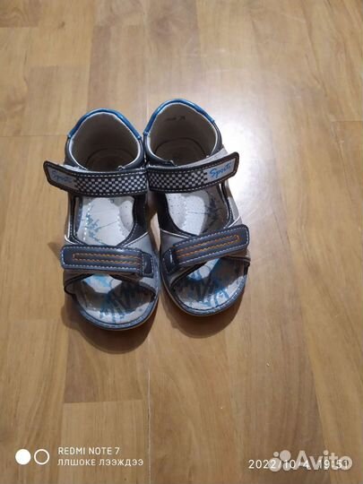 Сандалии 26 р