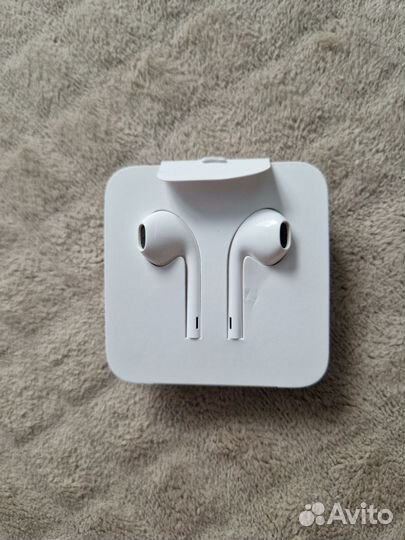 Наушники Apple