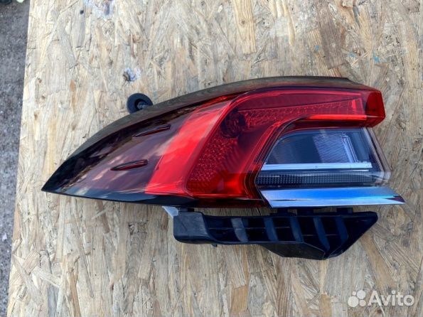 Фонарь левый в крыло Toyota Corolla e210