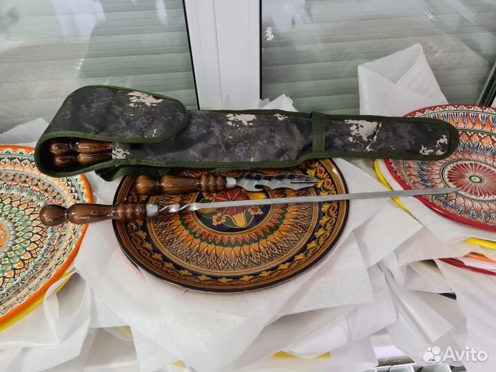 Комплект в тканевом чехле: 8 шампуров, нож