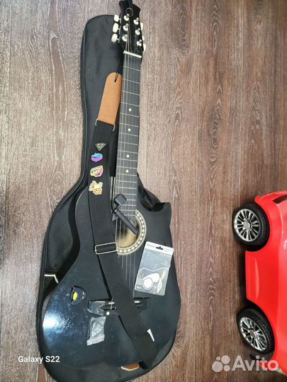 Акустическая гитара
