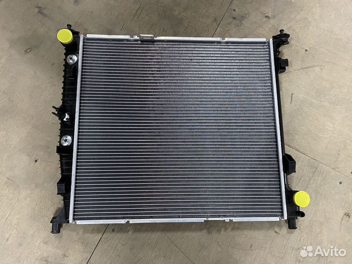 Радиатор охлаждения Mercedes w166 6.3
