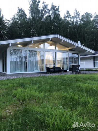 База отдыха возле озера