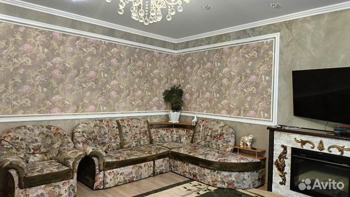 Диван с креслом