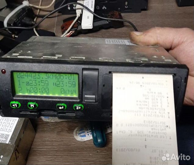 Тахограф цифровой Касби вместе с установкой