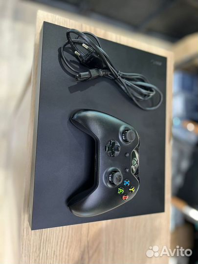 Xbox one s 1tb с играми новый