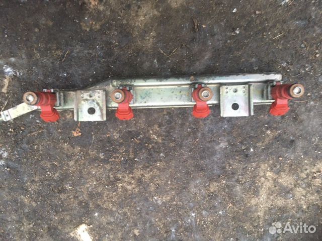 Топливная рампа Nissan Almera N16