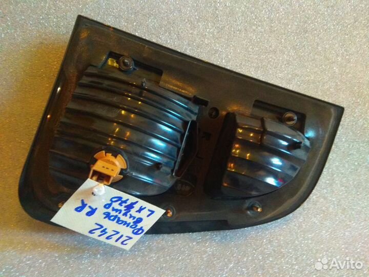 Lexus LX 470 Фонарь задний внутренний правый