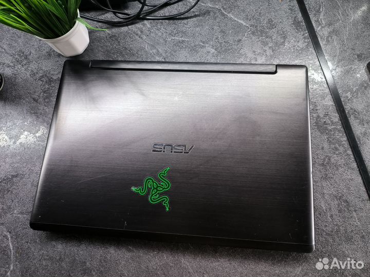 Ноутбук asus Intel i5-3317U/8Gb озу/120SSD