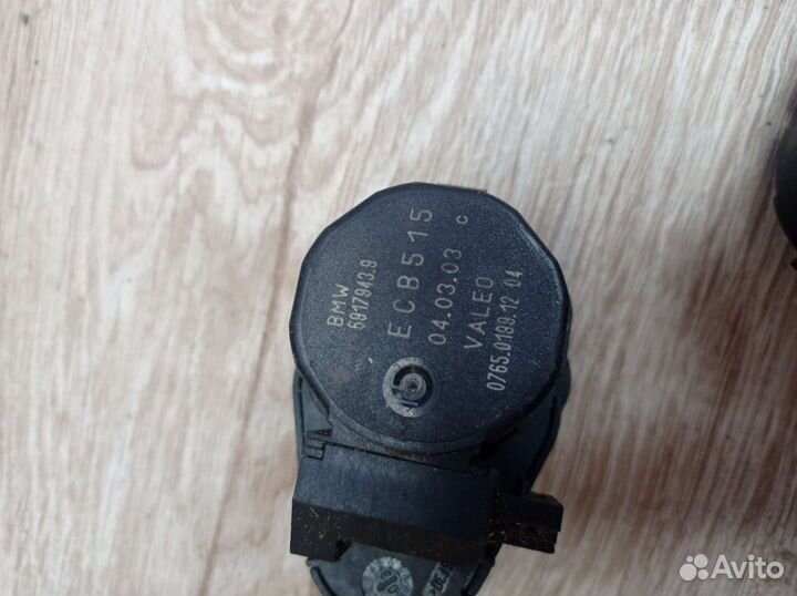 Регулятор заслонок печки на BMW X5 Е53