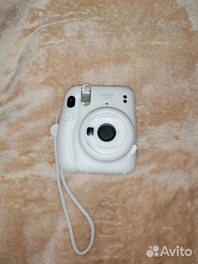 Продам Fujifilm instax mini 11