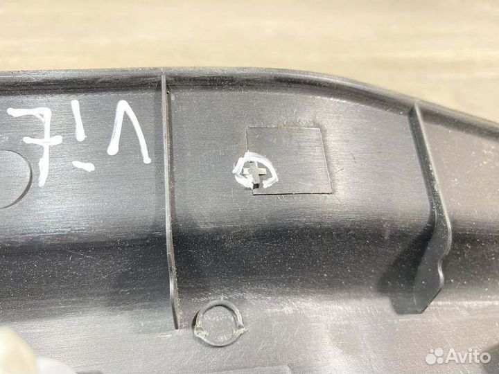 Накладка на порог салона передняя левая Suzuki