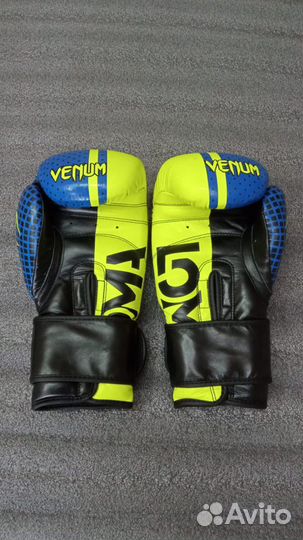Перчатки боксерские Venum