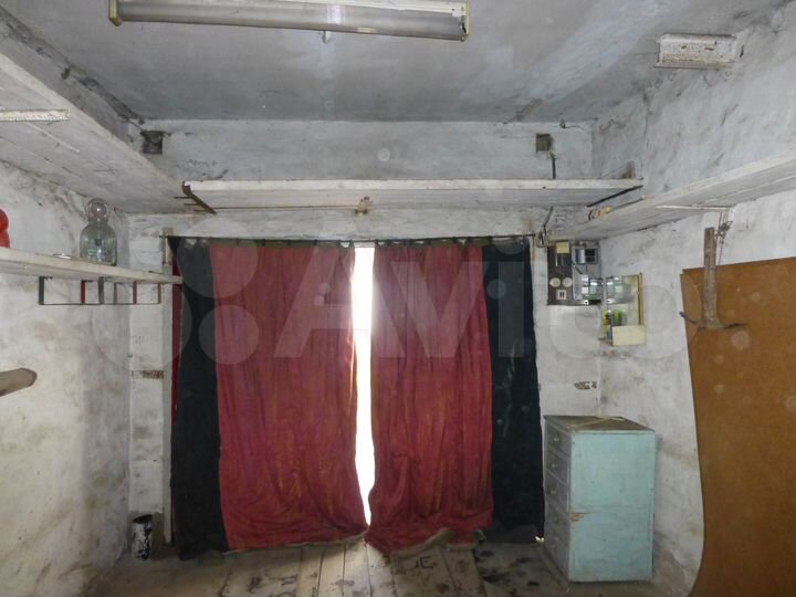 Гараж, > 30 м²
