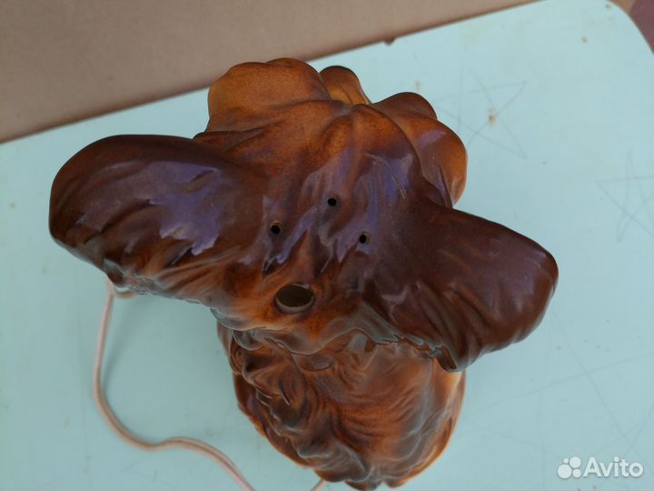 Фарфоровая статуэтка Собака