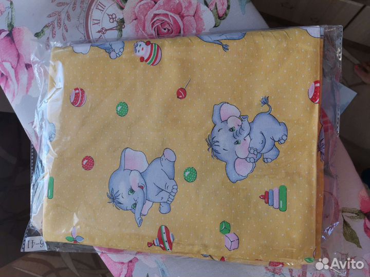 Комплект в детскую кроватку и бортинки