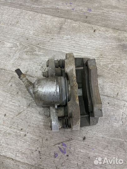 Суппорт тормозной передний правый ваз (LADA) Kalin